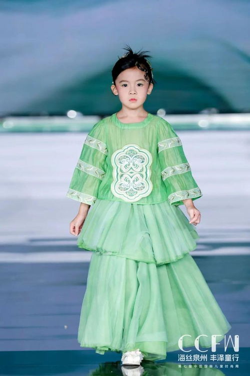 豐盈而生動(dòng)的國風(fēng)畫卷 四時(shí)印象mqd 馬騎頓 童裝國風(fēng)時(shí)裝秀